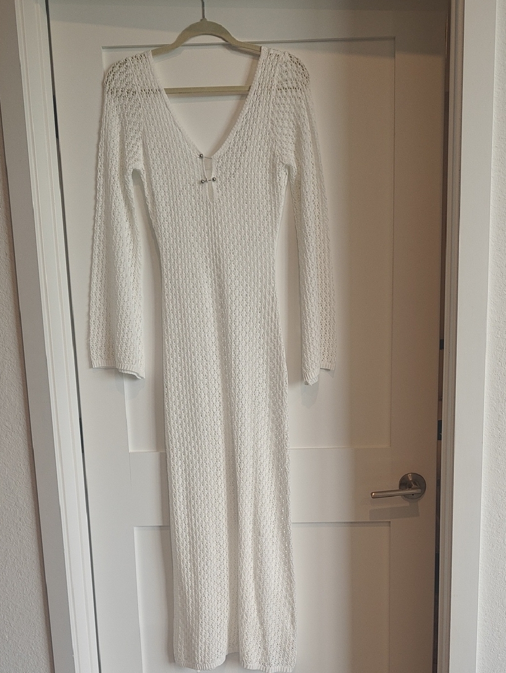 White Knit Long Sleeve V-Neck Maxi Dress